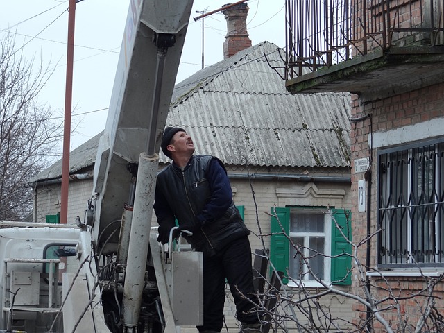 Gutter Clearing Burton, Gutter Clearing Near Me, Gutter Cleaners Burton Upon Trent