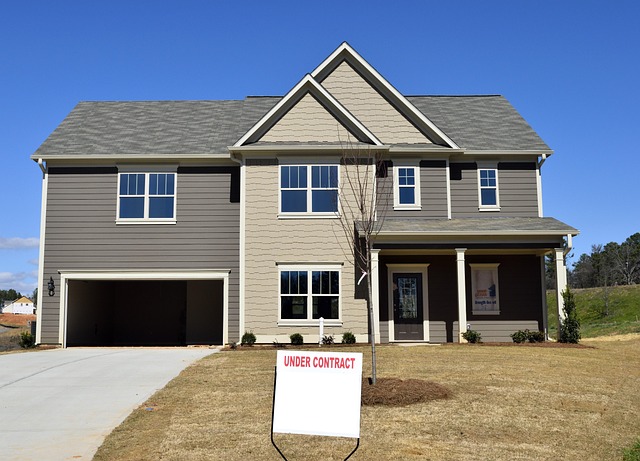 house-home-sell-housefor-sale-640x480-72468106.jpeg