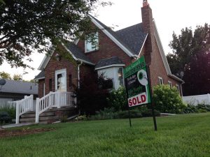 househouseshouse-sold-640x480-34180647.jpeg
