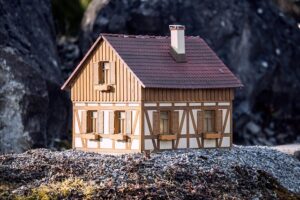 househouseshouse-sold-640x480-42729735.jpeg