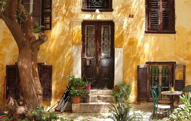 househouseshouse-sold-640x480-58033142.jpeg