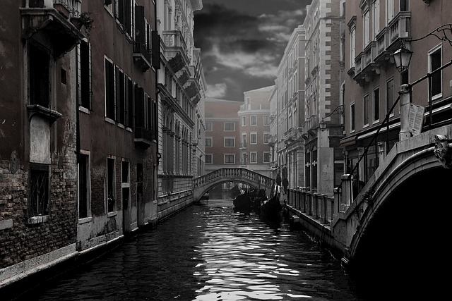 houses-640x480-29922735.jpeg