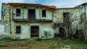 sell-fire-damaged-house-sacramento-640x480-18435441.jpeg