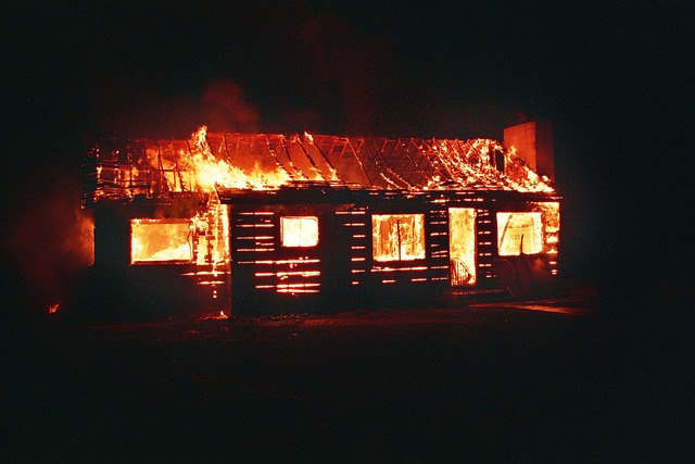 sell-fire-damaged-house-sacramento-640x480-10125135.jpeg