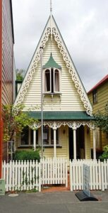 sell-old-house-sacramento-640x480-8113714.jpeg